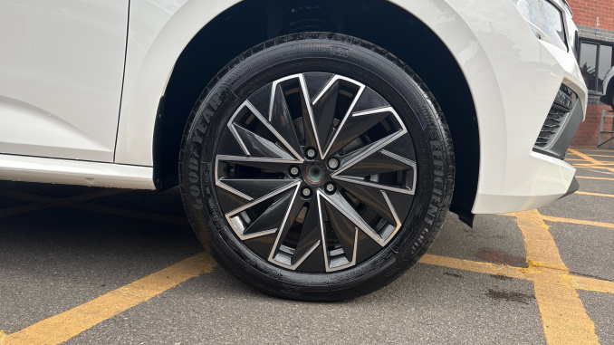 Skoda Kamiq 1.0 TSI Design Edition 5dr DSG Petrol Hatchback - Image 5